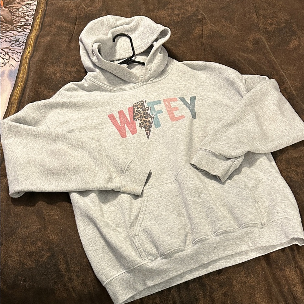 Gildan Gray 'Wifey' Hoodie